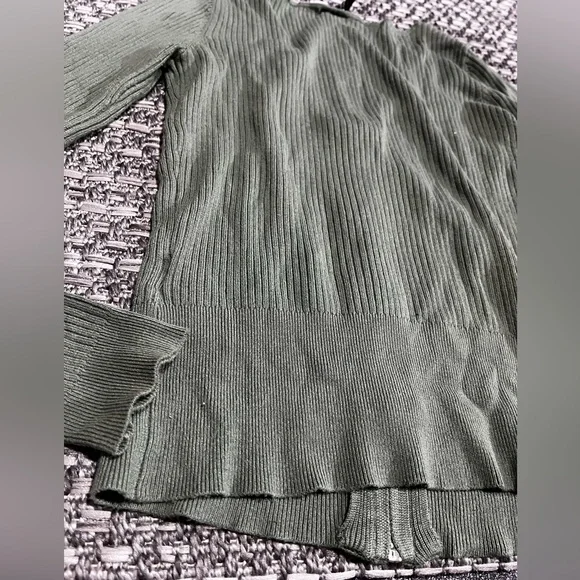 H&M | Olive Ribbed Full-Zip Long Sleeve - Picture 8 of 8